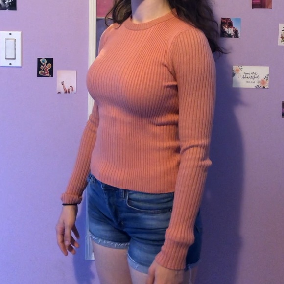 Pink sweater - Picture 3 of 4